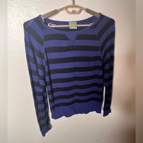 C&C California light weight sweater. Striped blue sweater. Size Medium - Picture 2 of 6